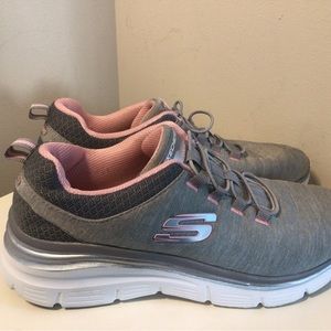 Skechers Womens Fashion Fit-Up A Level Sneakers- Size 8.5